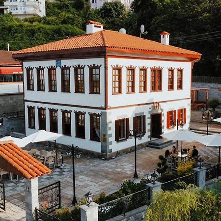 Oemer Cakiroglu Konagi Sürmene Esterno foto